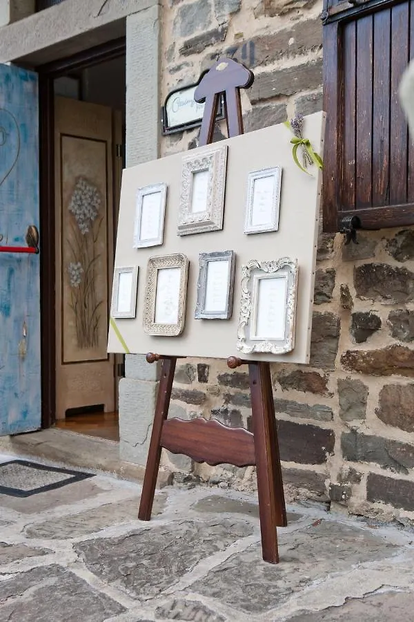 Landhaus Gasthaus Borgo Casale Albareto  Italien